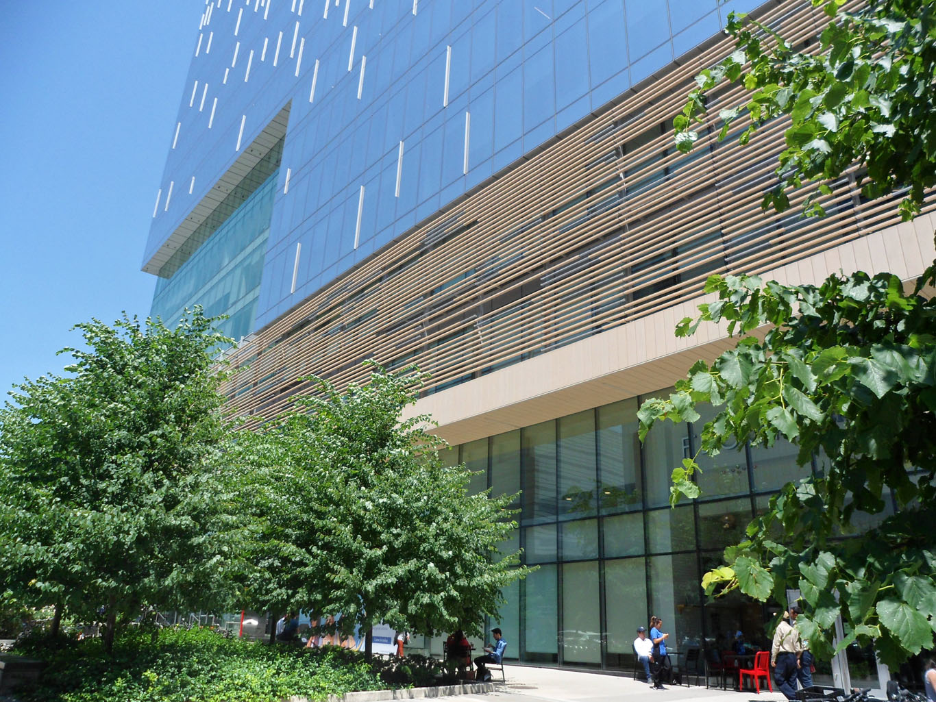 MaRS 101 College (building)